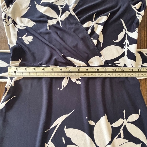 Joseph Ribkoff spring 2024 faux wrap dress with attached belt 3/4 sleeves size 6 - Picture 15 of 16